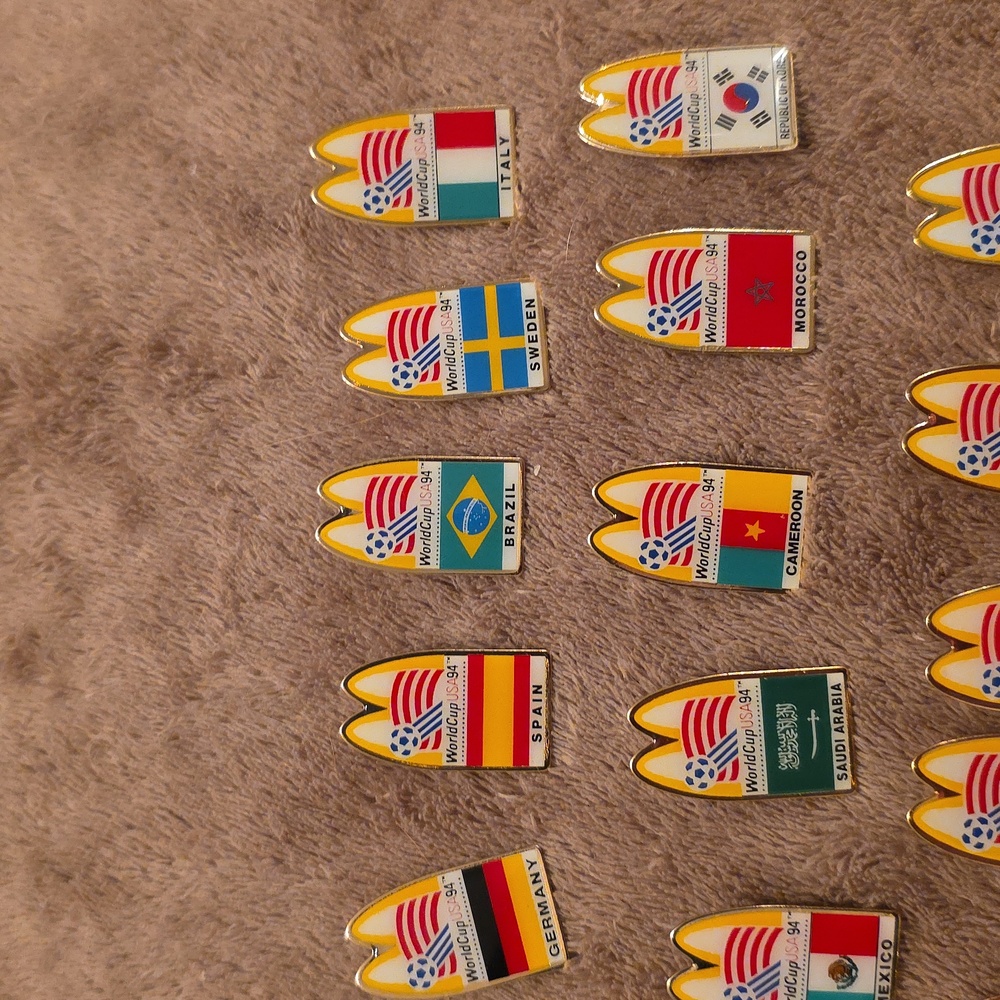 World Cup Flag Pins Collection - Picture 2 of 7